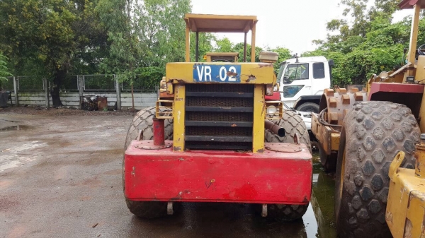 ขายรถบดสั่นสะเทือน 4X4 SAKAI เอกสารเล่มทะเบียนครบ เครื่อง 6BG1 เทอร์โบ ปั้มดี รถใช้งานอยู่ครับ