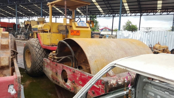 ขายรถบดสั่นสะเทือน 4X4 SAKAI เอกสารเล่มทะเบียนครบ เครื่อง 6BG1 เทอร์โบ ปั้มดี รถใช้งานอยู่ครับ