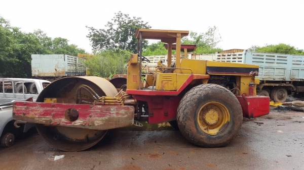 ขายรถบดสั่นสะเทือน 4X4 SAKAI เอกสารเล่มทะเบียนครบ เครื่อง 6BG1 เทอร์โบ ปั้มดี รถใช้งานอยู่ครับ