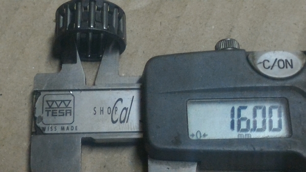 ตลับลูกปืนแบบทรงกระบอกใช้กับเพลาขนาด 16 มม.และรูที่สวม 20 มม. เรียงตามแนวแกนของใหม่ (มี 60 ตัว)