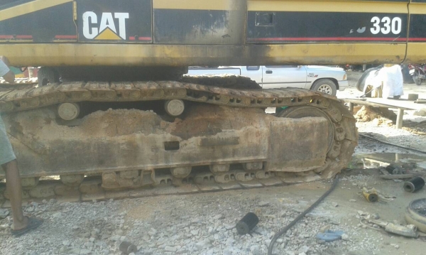 ขายรถแบคโฮ CAT 330 V2 ราคา 1200000