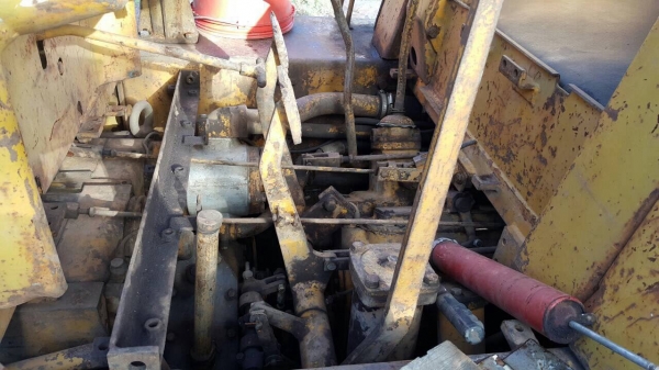 ขายแทรคเตอร์ KOMATSU D60A-6 สภาพสวยเต็มพร้อมใช้ เอกสารสัญญาซื้อขาย เครื่องแน่น โซ่+แทรคสวย ราคาต่อรองได้หน่อยครับ