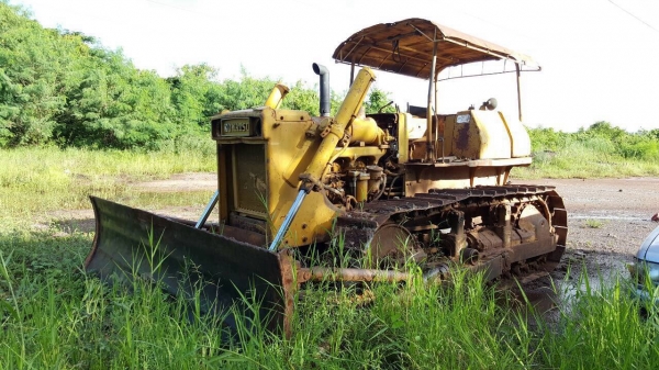 ขายแทรคเตอร์ KOMATSU D60A-6 สภาพสวยเต็มพร้อมใช้ เอกสารสัญญาซื้อขาย เครื่องแน่น โซ่+แทรคสวย ราคาต่อรองได้หน่อยครับ