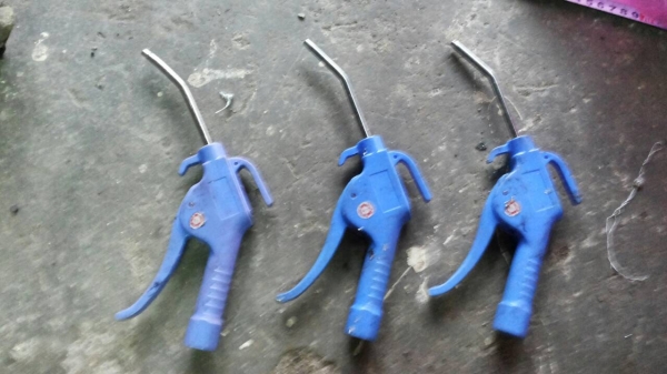 ปืนเป่าลม WINTON ของอเมริกา เป็นพลาสติกความหนาแน่นสูงทนการกดกร่อน( มี 10 อัน )