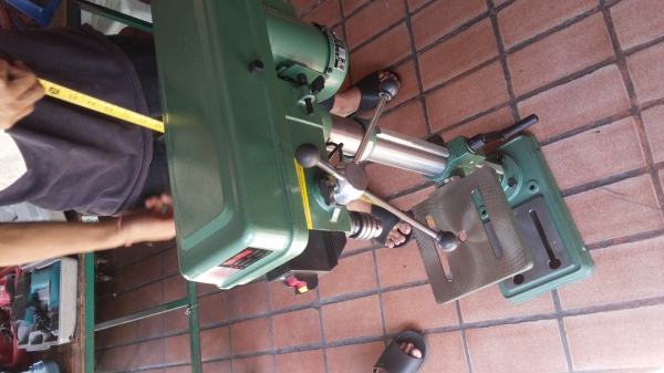 สว่านแท่น SUPER  KING  หัวจับดอกได้ถึง 13 มม.ขนาดกำลังมอเตอร์ 375W. ความสูง 85 ซม.