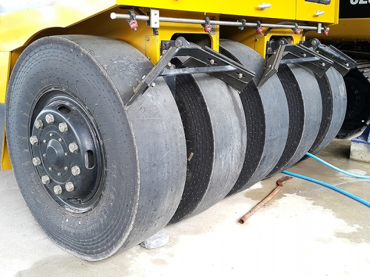 ขายรถบดล้อยาง 9 ล้อ ใช้น้อย สภาพ 160 ชม ยี่ห้อ XCMG