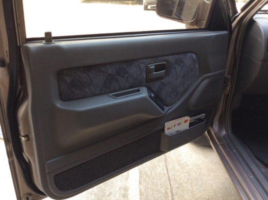 ขายรถ อีซูซุ ดราก้อนอาย 4ประตู 3.0 SLX ปี02 เครื่อง. 3.0 เทอร์โบ เกียร์ธรรมดา เพาเวอร์ กระจกไฟฟ้าทั้งคัน ภายในสวยเบาะเดิมๆสวยสะอาด ไฟฟ้าใช้ได้หมด แอร์หนาวมาก ตัวถังสียังเงา แม็ก15" เครื่องแน่น ช่วงล่างดี รถขับดีครับ ใช้งานอยู่ทุกวัน รถพร้อมใช้ครับ ขา ขายรถ อีซูซุ ดราก้อนอาย 4ประตู 3.0 SLX ปี02 เครื่อง. 3.0 เทอร์โบ เกียร์ธรรมดา เพาเวอร์ กระจกไฟฟ้าทั้งคัน ภายในสวยเบาะเดิมๆสวยสะอาด ไฟฟ้าใช้ได้หมด แอร์หนาวมาก ตัวถังสียังเงา แม็ก15" เครื่องแน่น ช่วงล่างดี รถขับดีครับ ใช้งานอยู่ทุกวัน รถพร้อมใช้ครับ ขา