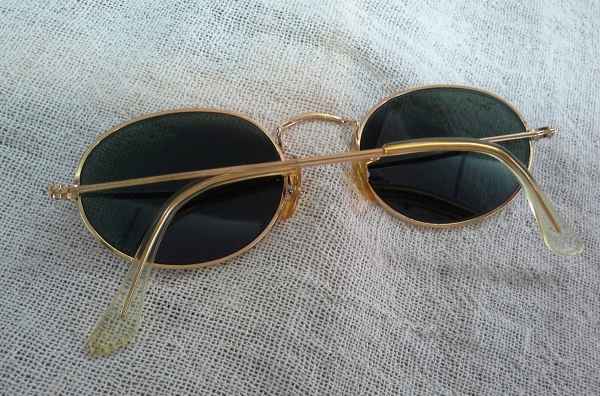 อมตะคลาสสิคเรย์-แบนรุ่นหายาก RAY-BAN ROUND METAL OVAL  U.S.A.