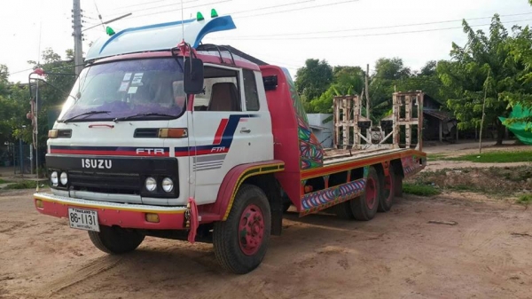 ขาย10ล้อ1เพลาหางปลา เทรลเลอร์อีซูซุjcm 175 6bg1 แชชซีสวยเดิม เครื่องดี เอกสารเล่มทะเบียนพร้อมโอน