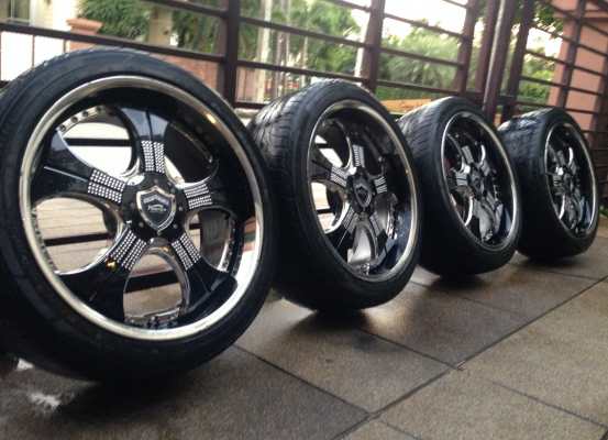 ล้อ VIP ขอบ 22 สภาพสวย พร้อมยาง 265 40 22 ปลายปี12