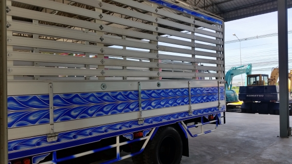 ขายรถบรรทุก 6 ล้อ ขายรถบรรทุก 6 ล้อ