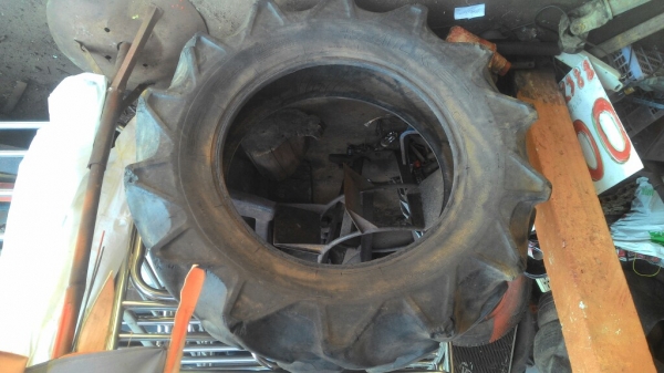 ยางหลัง34,36ขาย1000บาทซื้อได้ก็มาเอาไป ยางหลัง34,36ขาย1000บาทซื้อได้ก็มาเอาไป