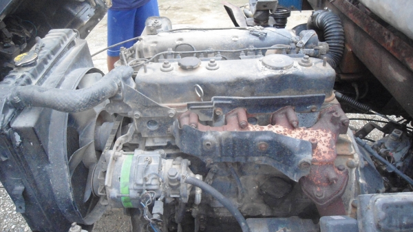 ขายอีซูซุ  115 แรง เครื่องดี  ครับ 4BD1  คัขซีสวย ยางล้อ 80 เปอร์เซ็นต์เอกสารทะเบียนพร้อมโอน ภาษีปี59