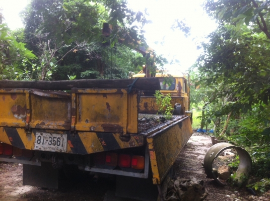 ขายหกล้อติดเครน 3ตัน สภาพพร้อมใช้งาน เครื่องเกียร์ดี ยางพร้อมใช้งาน เอกสารพร้อมโอน