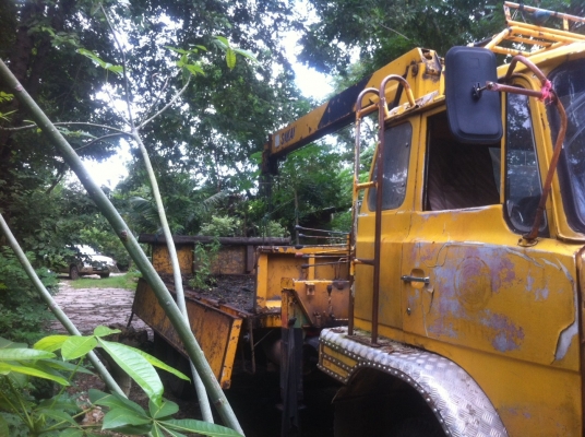 ขายหกล้อติดเครน 3ตัน สภาพพร้อมใช้งาน เครื่องเกียร์ดี ยางพร้อมใช้งาน เอกสารพร้อมโอน