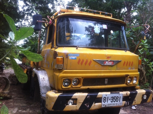 ขายหกล้อติดเครน 3ตัน สภาพพร้อมใช้งาน เครื่องเกียร์ดี ยางพร้อมใช้งาน เอกสารพร้อมโอน