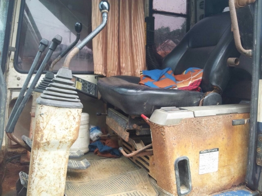 ขาย Komatsu Pc200 รุ่น 5 ราคา 890,000 บาท ขาย Komatsu Pc200 รุ่น 5 ราคา 890,000 บาท