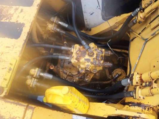 ขาย Komatsu Pc200 รุ่น 5 ราคา 890,000 บาท ขาย Komatsu Pc200 รุ่น 5 ราคา 890,000 บาท