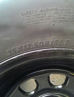 ขาย ยางMud 35/16 พร้อมล้อ ขาย ยางMud 35/16 พร้อมล้อ