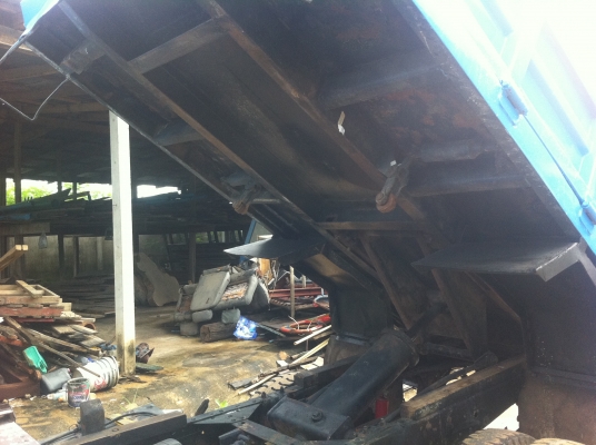 Isuzu Nkr ดั้ม เครื่อง 100 แรงม้า ทำสีใหม่ ยางใหม่ เครื่องดีคัสซีสวย ทะเบียนเต็ม พร้อมโอน