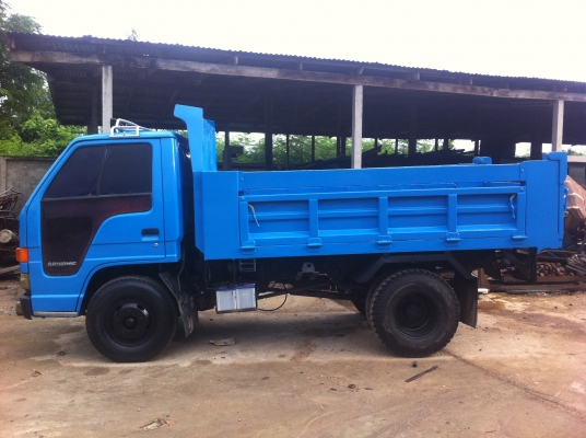 Isuzu Nkr ดั้ม เครื่อง 100 แรงม้า ทำสีใหม่ ยางใหม่ เครื่องดีคัสซีสวย ทะเบียนเต็ม พร้อมโอน