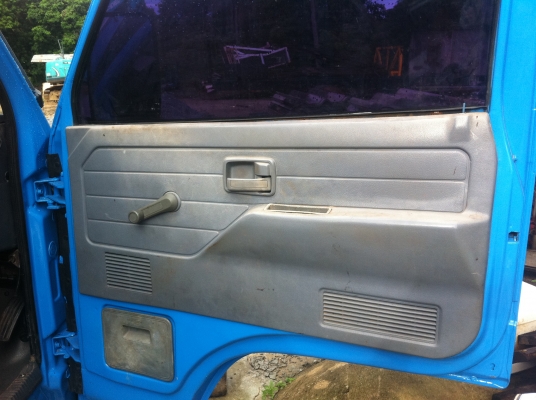 Isuzu Nkr ดั้ม เครื่อง 100 แรงม้า ทำสีใหม่ ยางใหม่ เครื่องดีคัสซีสวย ทะเบียนเต็ม พร้อมโอน