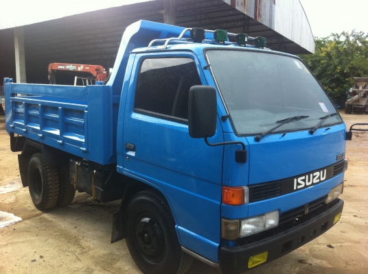 Isuzu Nkr ดั้ม เครื่อง 100 แรงม้า ทำสีใหม่ ยางใหม่ เครื่องดีคัสซีสวย ทะเบียนเต็ม พร้อมโอน