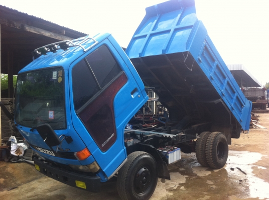 Isuzu Nkr ดั้ม เครื่อง 100 แรงม้า ทำสีใหม่ ยางใหม่ เครื่องดีคัสซีสวย ทะเบียนเต็ม พร้อมโอน