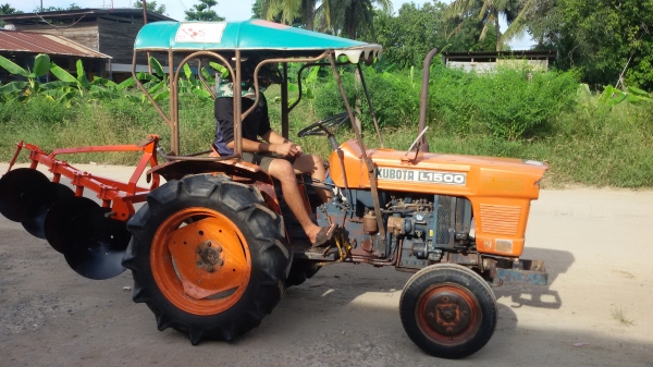 ขายครับ 38000บาท โทร0813655997อำพร พาเจริญ พร้อมใช้งานครับ เครื่องดี เกียร์ดี เอาใว้ทำรถมุ้นได้ครับ