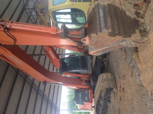 ขาย Hitachi Zx200 รุ่น 1 สภาพพร้อมลุยงาน ราคา 2,000,000 บาท ขาย Hitachi Zx200 รุ่น 1 สภาพพร้อมลุยงาน ราคา 2,000,000 บาท