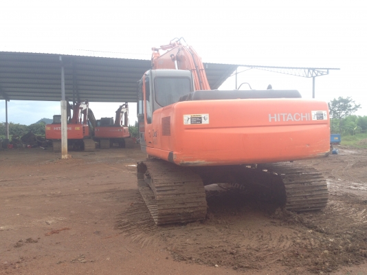 ขาย Hitachi Zx200 รุ่น 1 สภาพพร้อมลุยงาน ราคา 2,000,000 บาท ขาย Hitachi Zx200 รุ่น 1 สภาพพร้อมลุยงาน ราคา 2,000,000 บาท