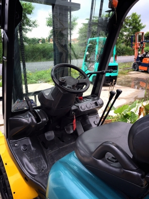 ขายรถ FORKLIFT ยี่ห้อ KOMATSU ขนาด2.5ตัน เครื่องยนต์ดีเซล เกียร์ธรรมดา ยกสุง4เมตร