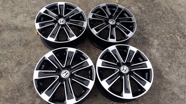 ขายล้อแม็ก jazz ge 15" ดำหน้าเงา สนใจติดต่อเล็กคลองสามครับ 081-3747940