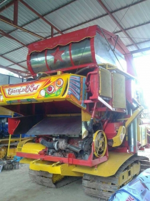 ขายรถเกี่ยวข้าว เกษตรพัฒนา รุ่นปลดหนี้ ปี53 เครื่อง210เทอร์โบ ตัวเดิน10ใหญ่ สภาพสวยพร้อมใช้งาน มีเอกสารใบอินวอร์ย สนใจโทร 090-8588220คุณนะ 093-3258446คุณบิว หรือเข้าดูสินค้าอื่นๆได้ที่ www.truck.in.th/498 หรือเพจFacebook ณรงค์ ซื้อขายรถมือสอง (เว็บไซต์ส่ว