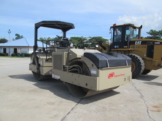 ขาย เครื่องจักร INGERSOLL RAND รุ่น DD-90 ปี 2004  ชั่วโมงการทำงาน 4386 ชั่วโมง
