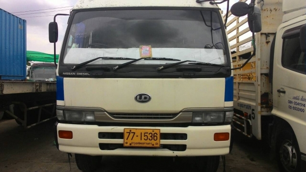 ต้องการขายรถนิสันยูดีปี49เครื่อง225แรงเครื่องดีคัชซีสวยสภาพพร้อมใช้สนใจติดต่อด่วน