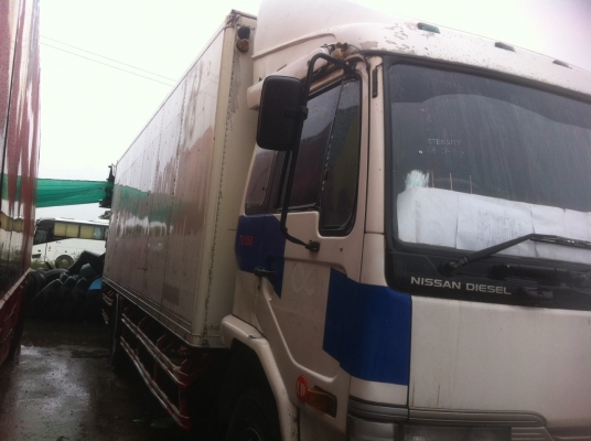 ต้องการขายรถนิสันยูดีปี49เครื่อง225แรงเครื่องดีคัชซีสวยสภาพพร้อมใช้สนใจติดต่อด่วน