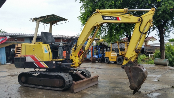 ขายด่วนรถเเม็คโครยันม่าYB25-2เทียบเท่า PC25เคื่องยันม่า3สูบรถนำเข้าเก่านอกไม่เคยใช้งานในเมืองไทยเลยส่งให้ฟรี