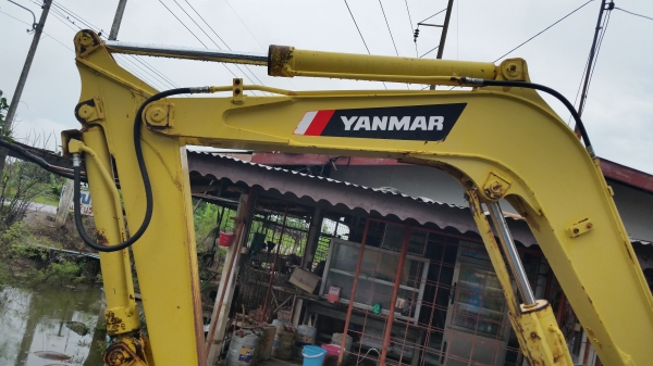 ขายด่วนรถเเม็คโครยันม่าYB25-2เทียบเท่า PC25เคื่องยันม่า3สูบรถนำเข้าเก่านอกไม่เคยใช้งานในเมืองไทยเลยส่งให้ฟรี