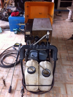 เครื่องอัดฉีด wap ไฟ 380 v น้ำร้อนนำ้เย็นได้ 250 บาร์ 5แรง ของประเทศเยอรมัน