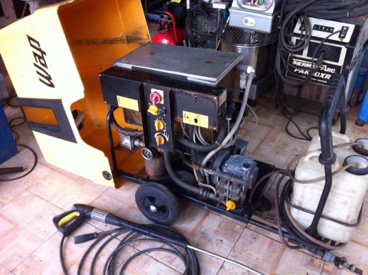 เครื่องอัดฉีด wap ไฟ 380 v น้ำร้อนนำ้เย็นได้ 250 บาร์ 5แรง ของประเทศเยอรมัน