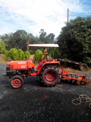 ขอขายคูโบต้าL2808 พร้อมผาน5ตราช้าง เครื่องเกียร์ดี หางไว พร้อมทำงานครับ