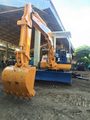 ขายรถขุดแบคโฮ KOMATSU.ขนาดPC 20-3 เก่านอกแท้100\% เครื่องแน่น ปั๊มแรง ระบบไว  แทรคเหล็ก รถพร้อมใช้งาน มีเอกสารอินวอยครบ