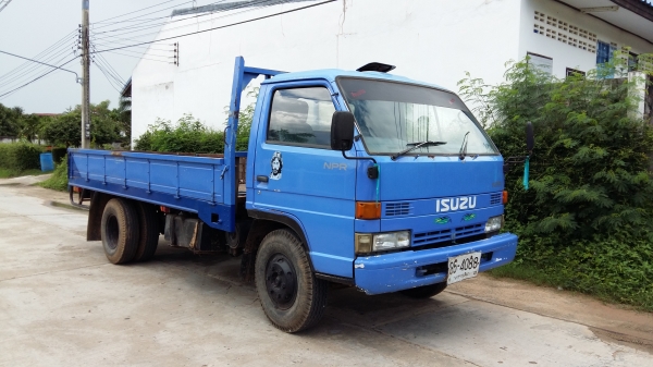 ขายถูกๆ185000บาทรถ6 ล้ออีซูซุNPRเครื่อง110แรง สภาพดีพร้อมใช้งาน