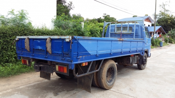 ขายถูกๆ185000บาทรถ6 ล้ออีซูซุNPRเครื่อง110แรง สภาพดีพร้อมใช้งาน