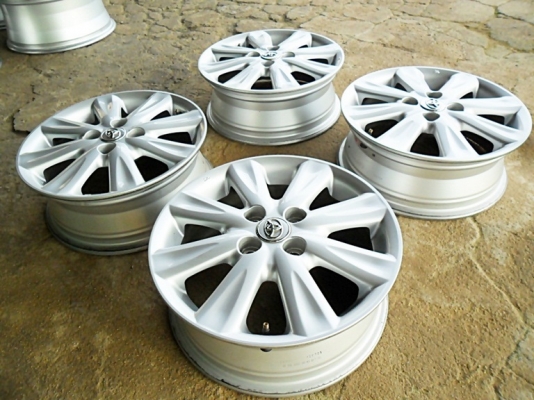 แม็กขอบ15แท้ - 4รู100 สวยใหม่กริ๊บ สภาพป้ายแดง(4วง3,800บ.)