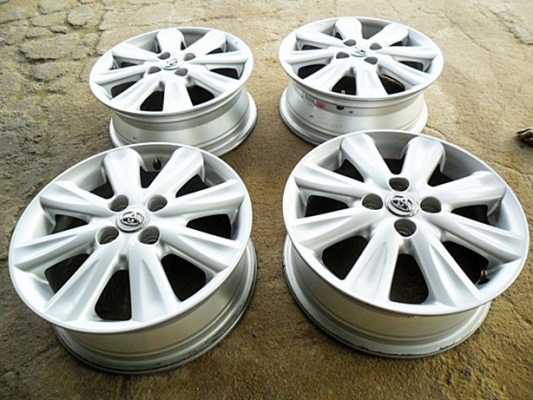 แม็กขอบ15แท้ - 4รู100 สวยใหม่กริ๊บ สภาพป้ายแดง(4วง3,800บ.) แม็กขอบ15แท้ - 4รู100 สวยใหม่กริ๊บ สภาพป้ายแดง(4วง3,800บ.)