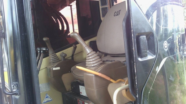 ขายรถแบคโฮ CAT  313 BSR  4,&times;&times;&times;ชม.เอกสารพร้อมรถสวยพร้อมใช้ราคา 880,000 090-772-3710 090-772-3708