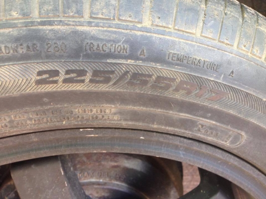 ขายล้อแม็ก งาน japan 17 นิ้ว กว้าง 8 นิ้ว พร้อมยาง 225/55 และ 215/50