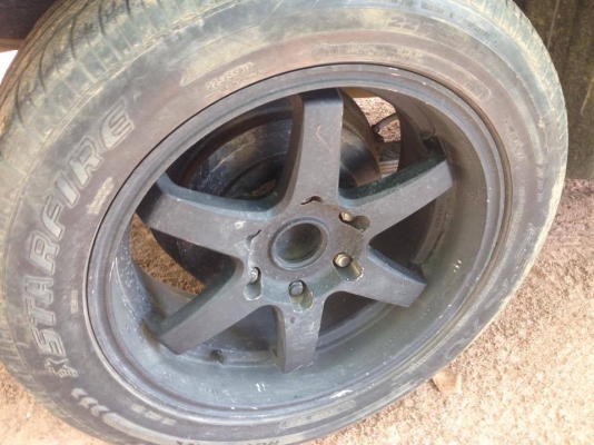 ขายล้อแม็ก งาน japan 17 นิ้ว กว้าง 8 นิ้ว พร้อมยาง 225/55 และ 215/50